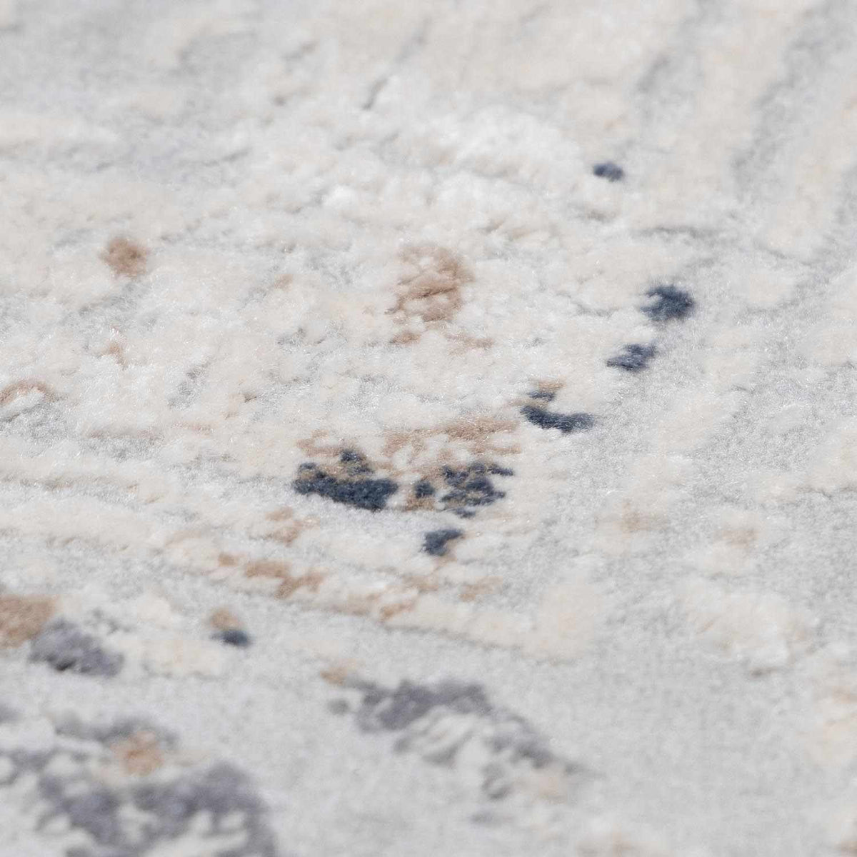 Speaks Traditional Textured Luxe Rug