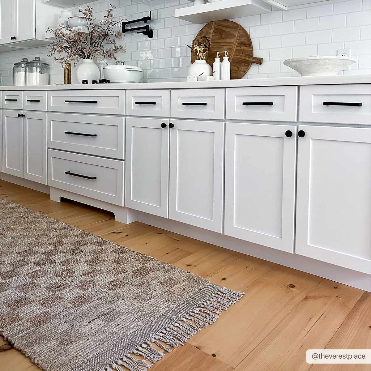 Ionut Checkered Jute Area Rug